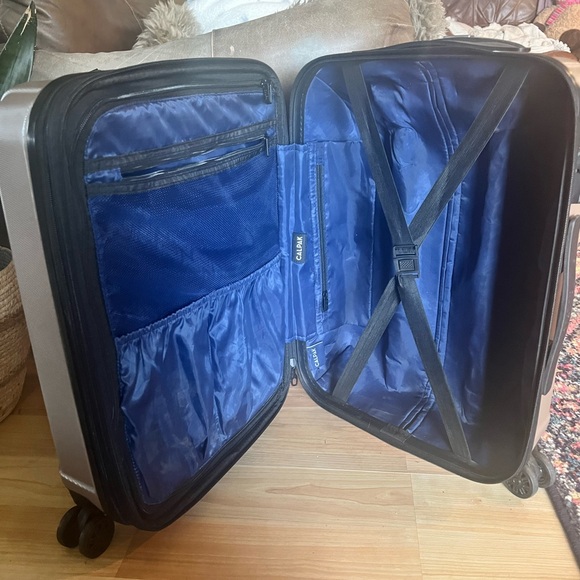 Calpak carry on size expandable luggage - Picture 7 of 14
